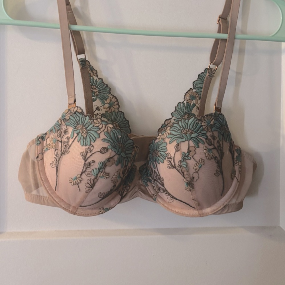 Aerie 34A Floral Embroidered Bra